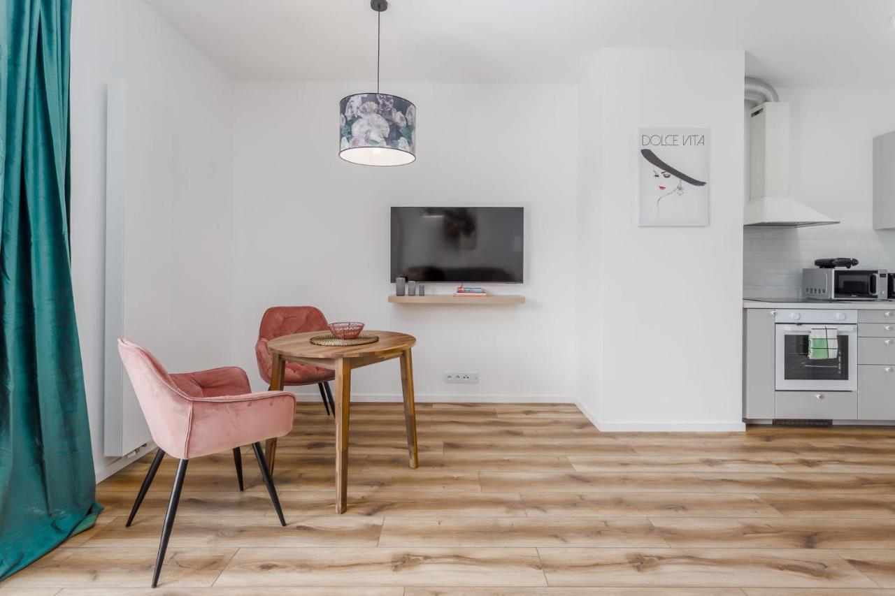 Enjoy! Mokotow Konstruktorska Apartment Warsaw Ngoại thất bức ảnh